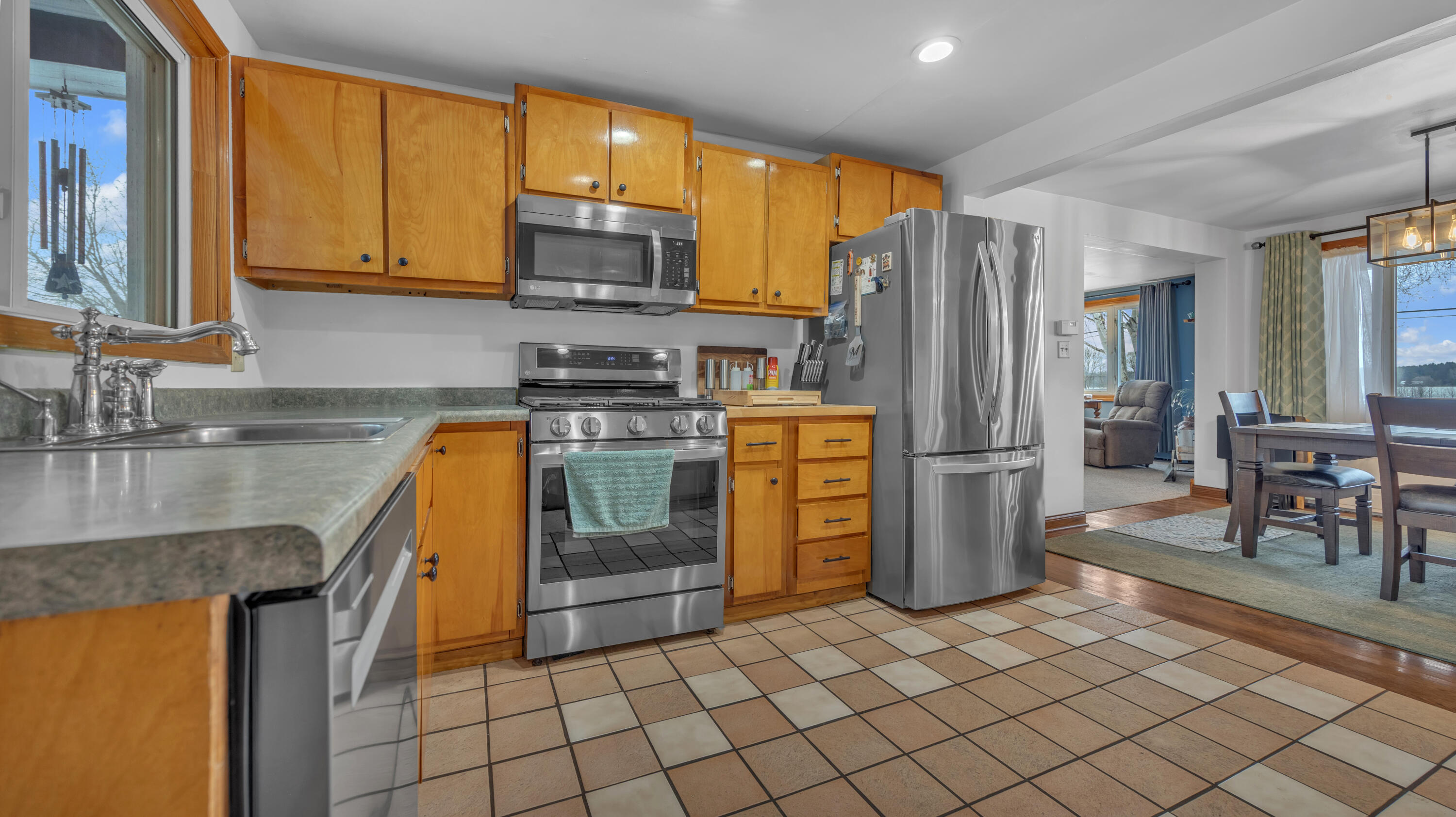 615 East Washington Avenue Cleveland, WI 53015 - Photo 6 of 33 Kitchen 1-1