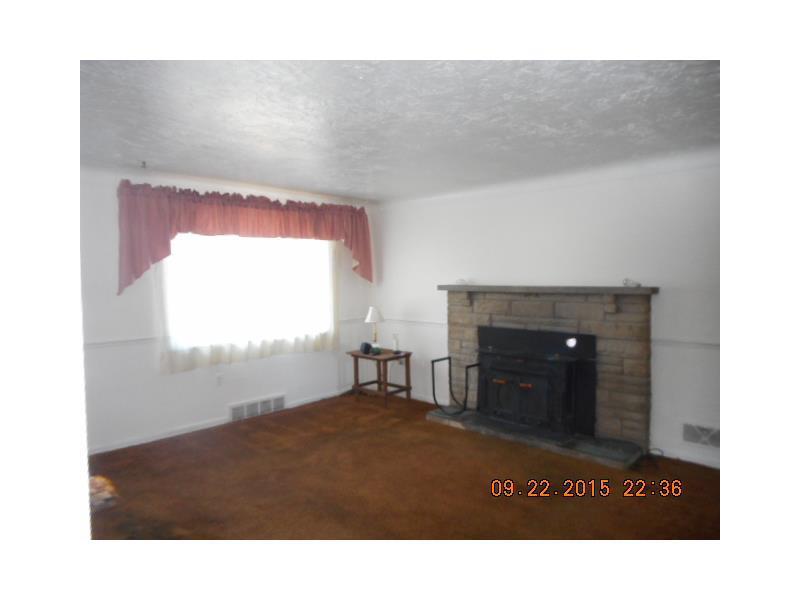 1163 Harvard Road Monroeville, PA 15146 - Photo 3 of 10 Living Room.