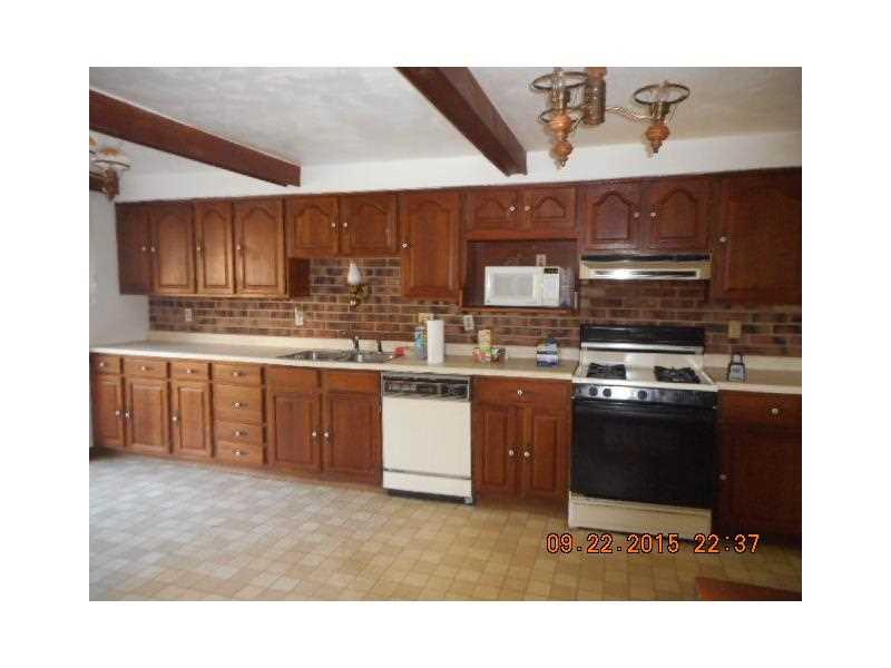 1163 Harvard Road Monroeville, PA 15146 - Photo 5 of 10 Kitchen.