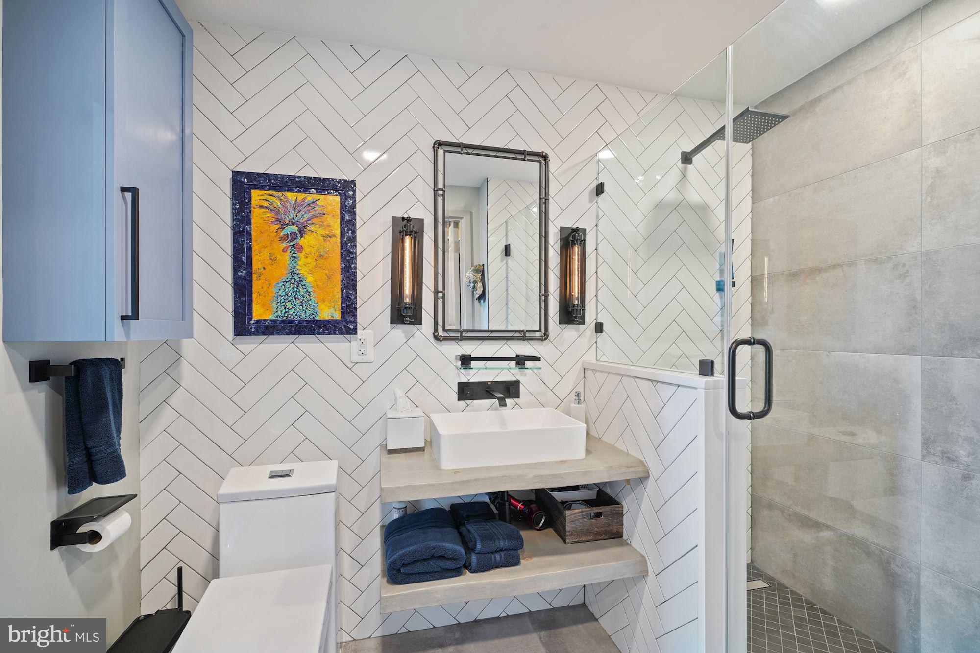 4301 Military Road Northwest, Unit 611 Washington, DC 20015 - Photo 26 of 45 Primary Bedroom Bathroom