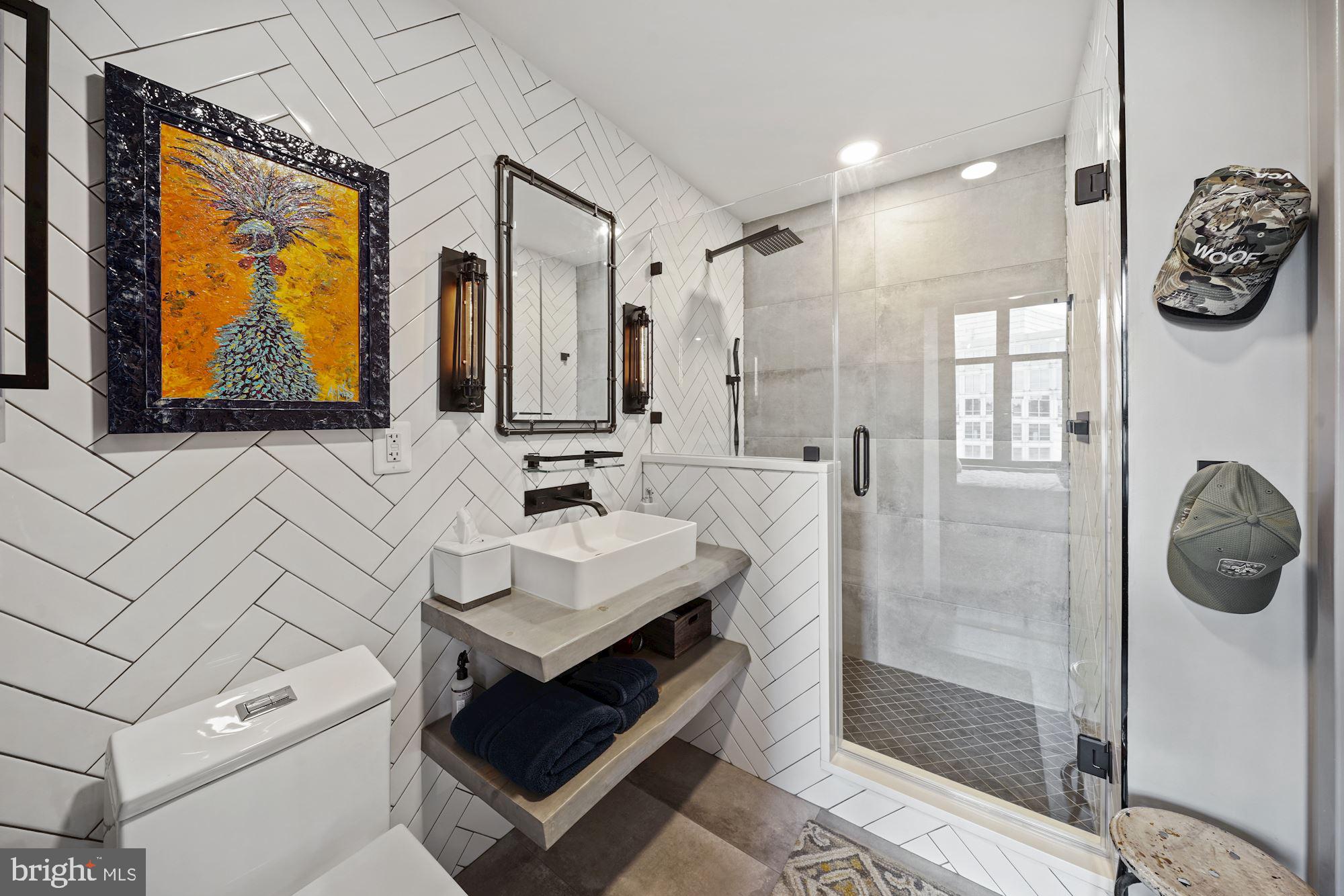 4301 Military Road Northwest, Unit 611 Washington, DC 20015 - Photo 27 of 45 Primary Bedroom Bathroom