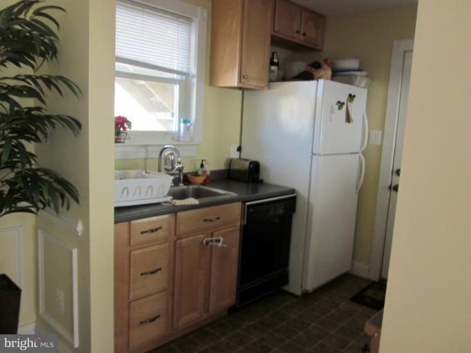 6830 Dyer Court Springfield, VA 22150 - Photo 15 of 29 Kitchen