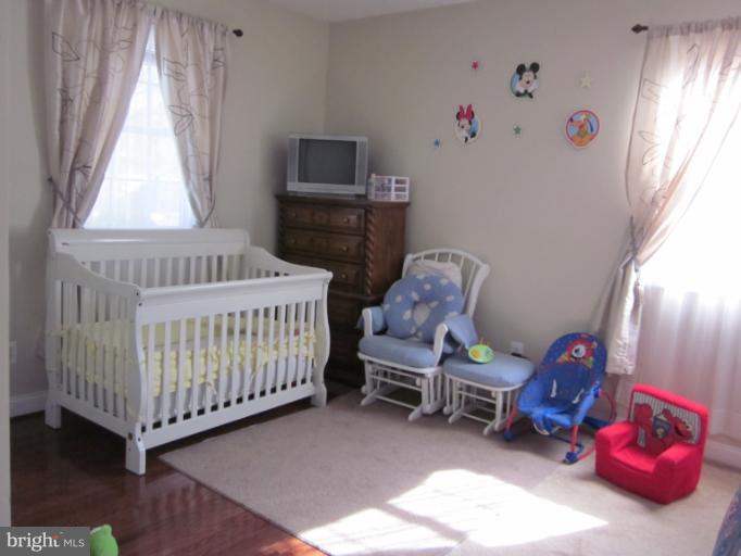 6830 Dyer Court Springfield, VA 22150 - Photo 22 of 29 Bedroom