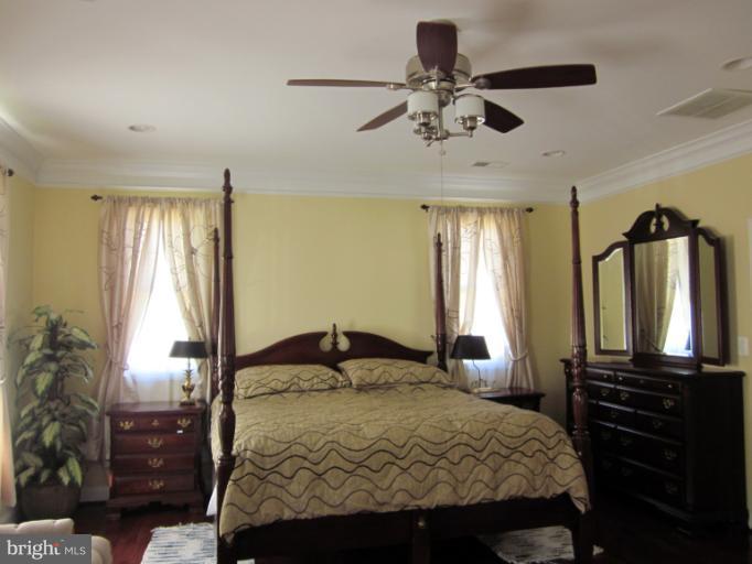 6830 Dyer Court Springfield, VA 22150 - Photo 23 of 29 Bedroom (Master)