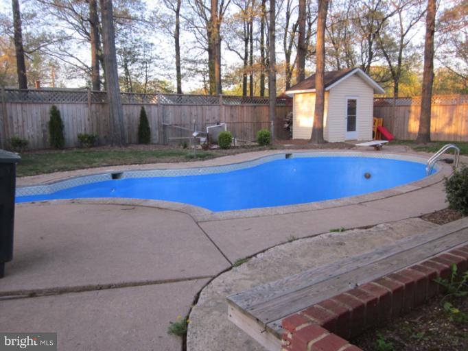 6830 Dyer Court Springfield, VA 22150 - Photo 10 of 29 Exterior (Rear)
