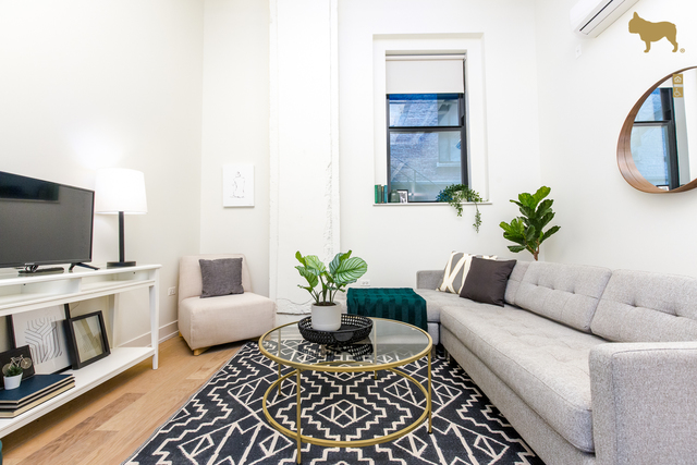 30 East Adams Street, Unit 403 Chicago, IL 60603 - Photo 2 of 23