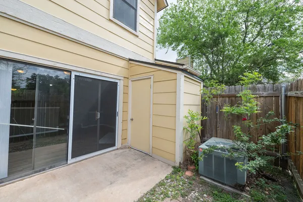 $1,425 | 11901 Swearingen Drive, Unit 15, Austin, TX 78758