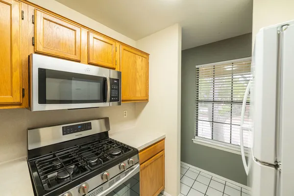 $1,425 | 11901 Swearingen Drive, Unit 15, Austin, TX 78758