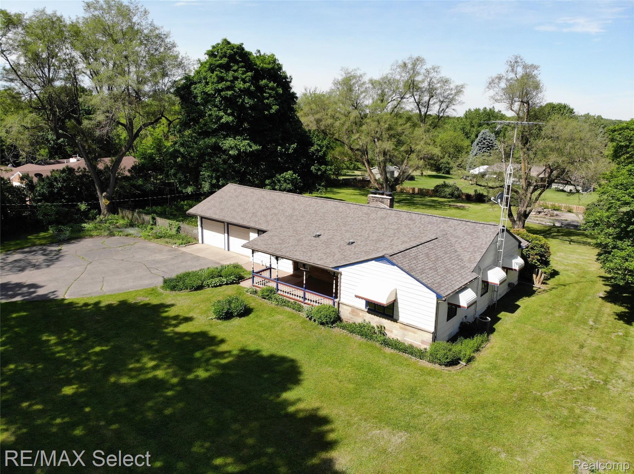 11517 Hartland Road Fenton, MI 48430 - Photo 65 of 79 11517 Hartland Road - Aerial 09.JPG