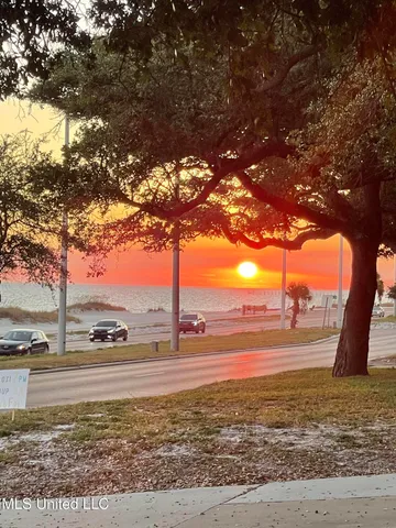 $1,700 | 1282 Beach Boulevard, Unit 204, Biloxi, MS 39530