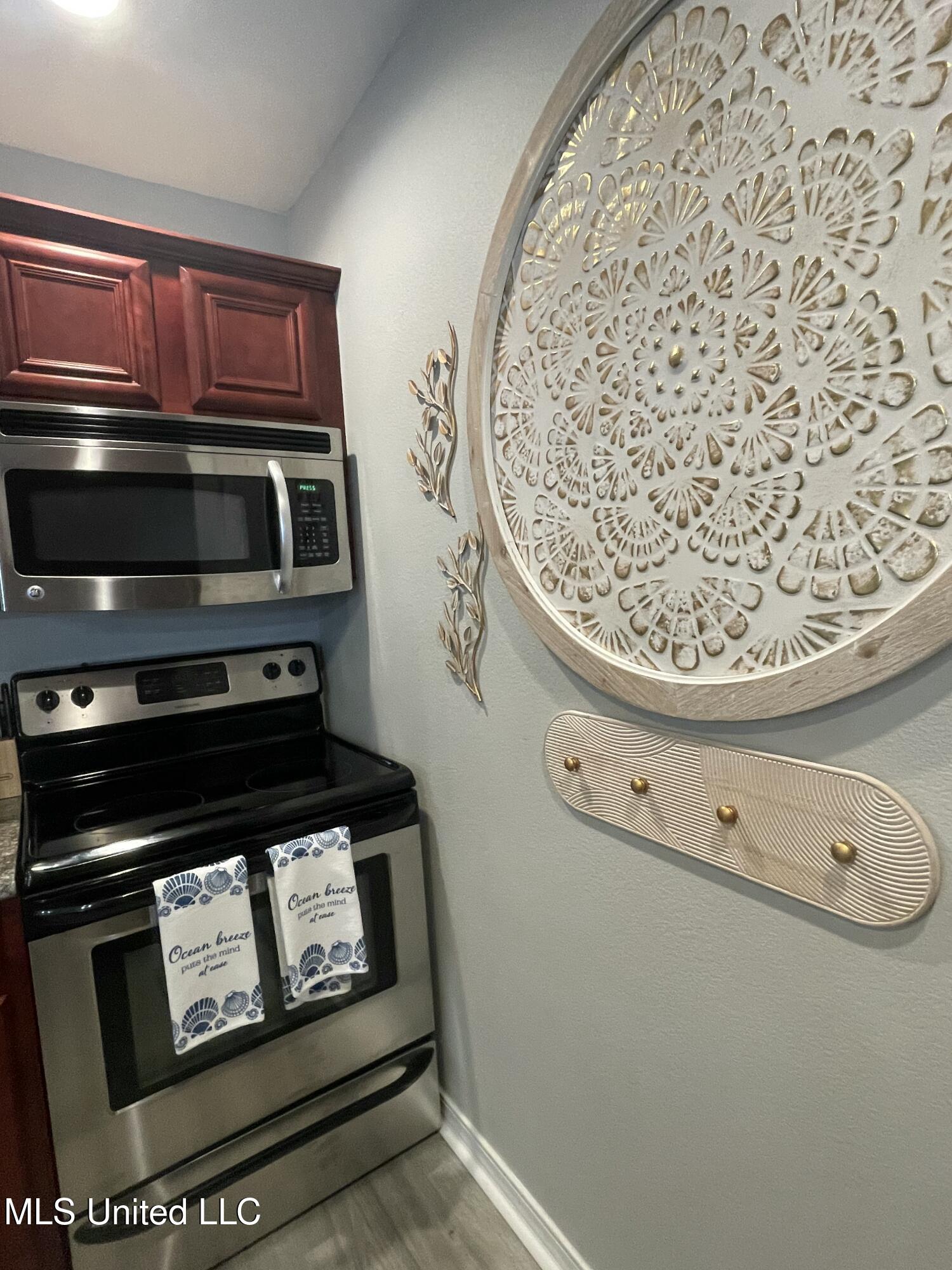 1282 Beach Boulevard, Unit 204 Biloxi, MS 39530 - Photo 9 of 47 IMG_7411