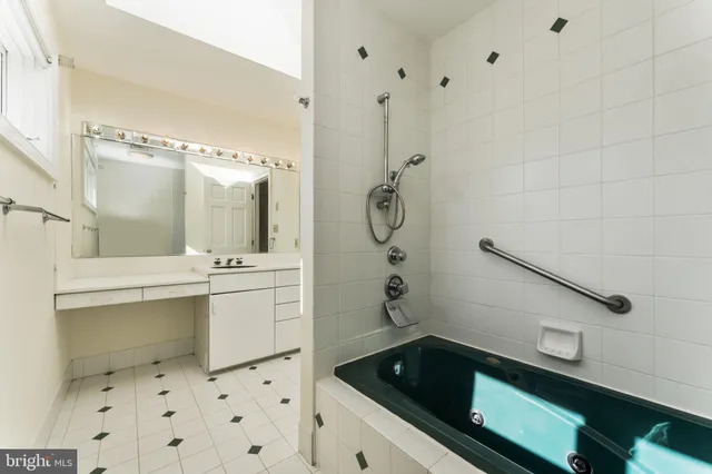 $1,500,000 | 961 West Skippack Pike, Blue Bell, PA 19422