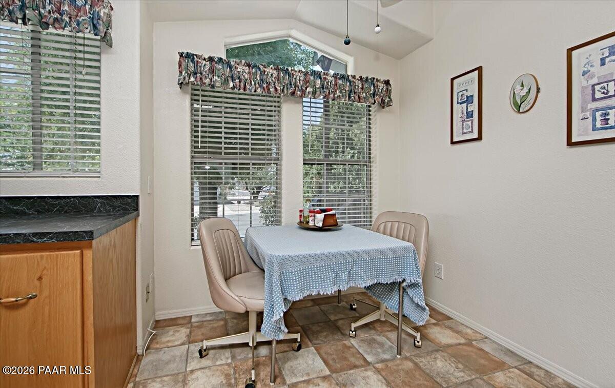 12110 East Obsidian Loop Road Dewey, AZ 86327 - Photo 7 of 18 08-Kitchen Dining