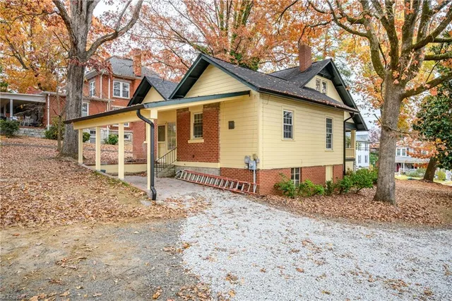 $359,900 | 1023 North Main Street, Mount Airy, NC 27030