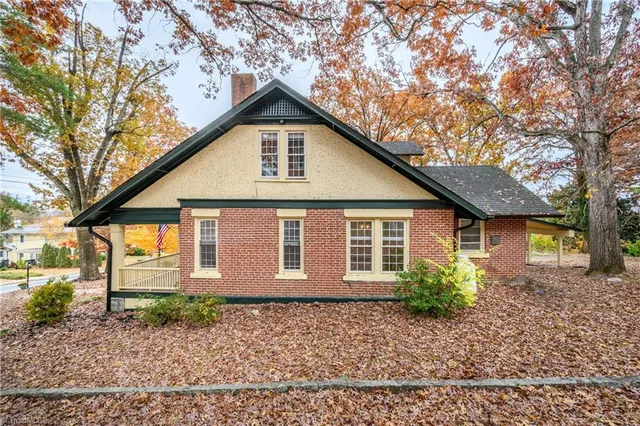 $359,900 | 1023 North Main Street, Mount Airy, NC 27030