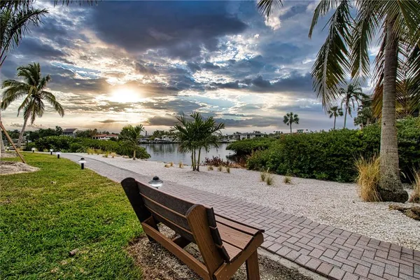 $849,900 | 1700 Cove II Place, Unit 324, Sarasota, FL 34242