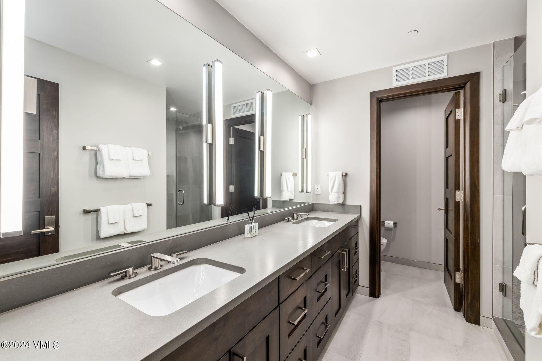 706 West Forest Road, Unit A Vail, CO 81657 - Photo 33 of 49 photo_online_032