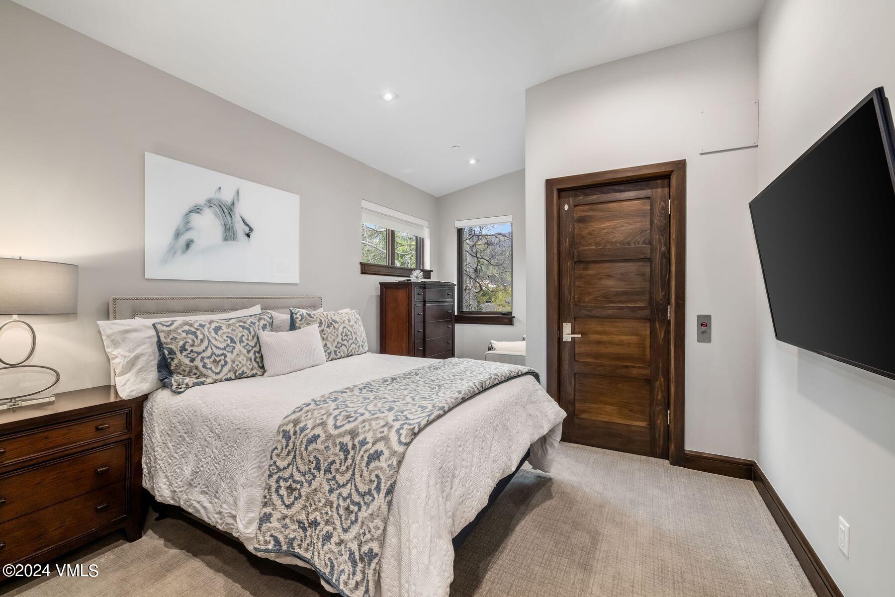 706 West Forest Road, Unit A Vail, CO 81657 - Photo 34 of 49 photo_online_033