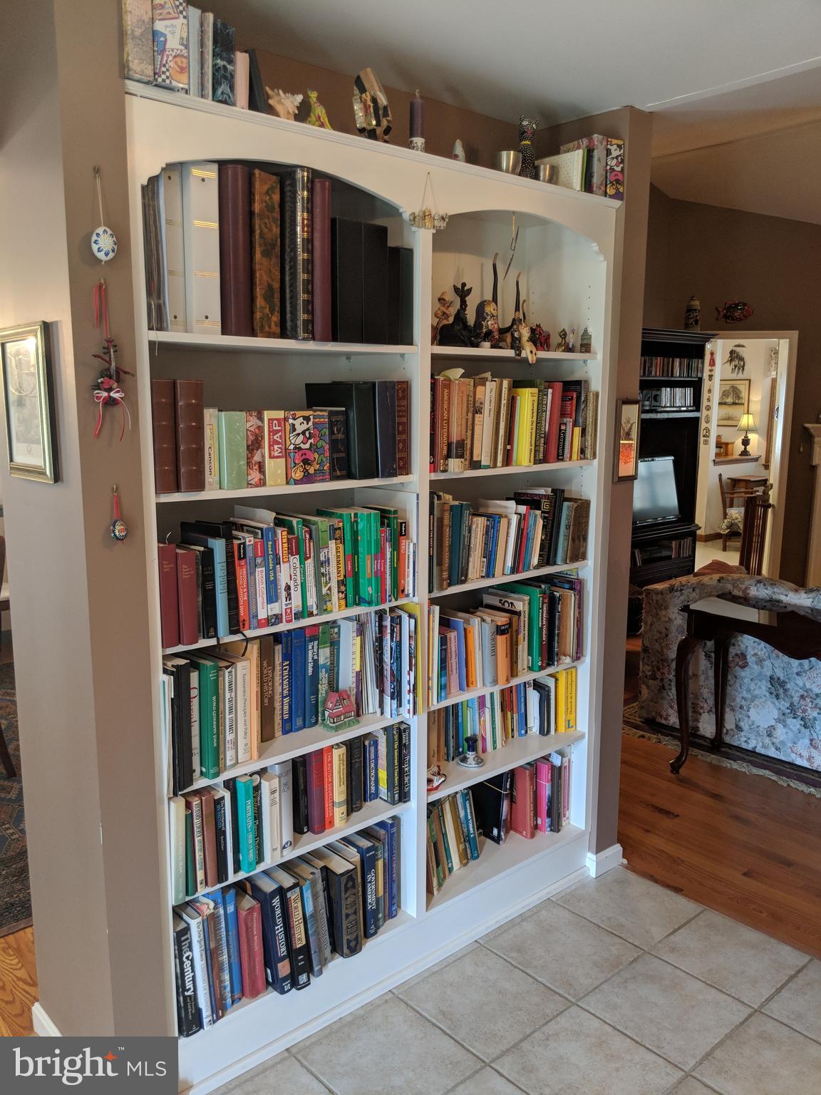 206 Ackerman Road Stevensville, MD 21666 - Photo 20 of 27 Built-in Bookshelves