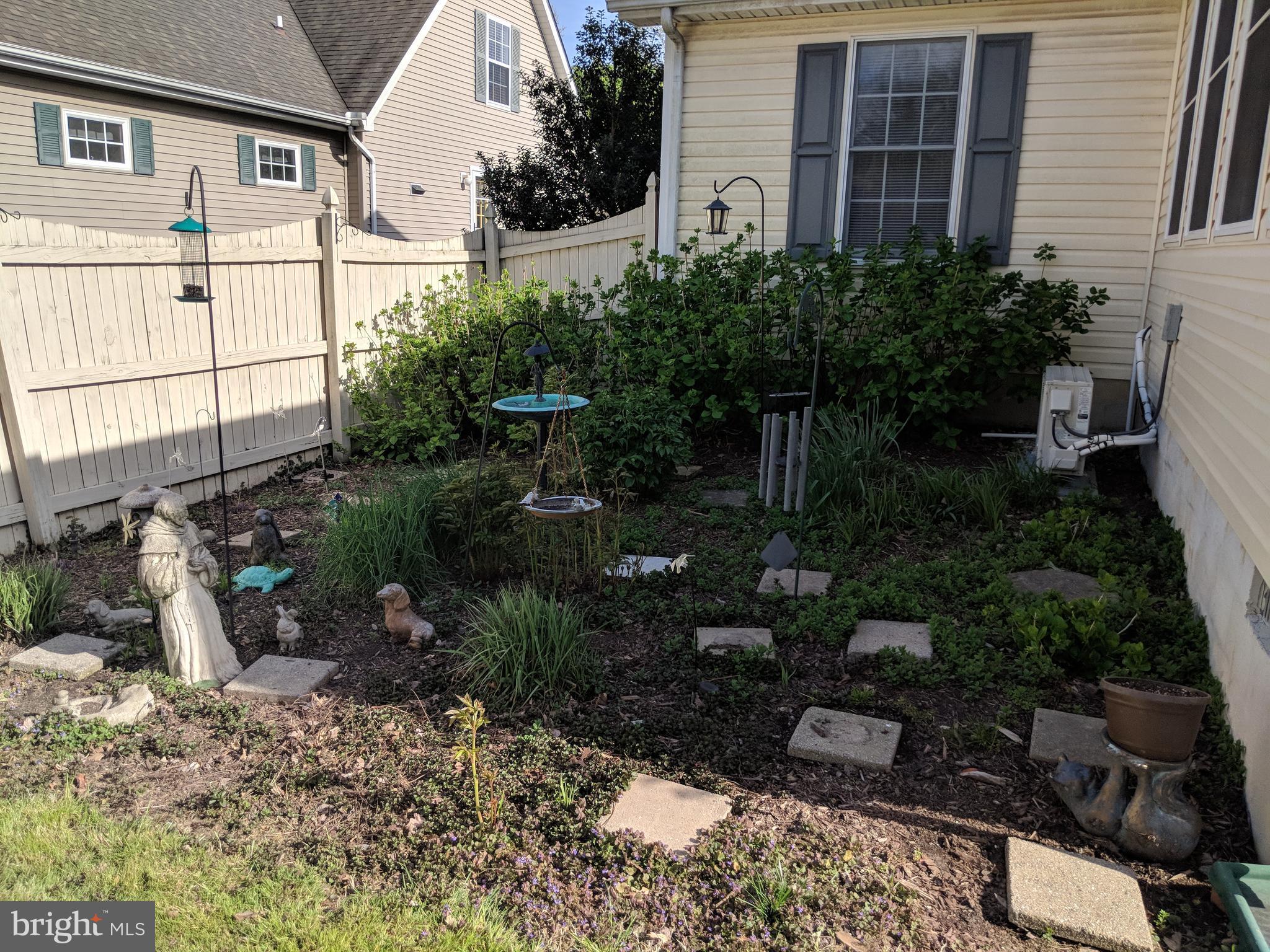 206 Ackerman Road Stevensville, MD 21666 - Photo 27 of 27 Landscaped flower garden