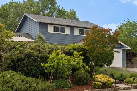 $1,375,000 | 385 San Carlos Way, Novato, CA 94945