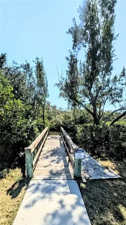 a view of a lake with house
