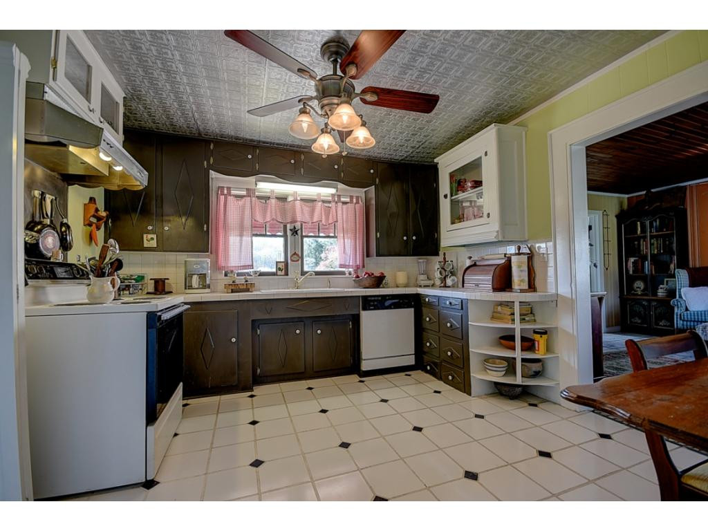 809 Fordtown Road Kingsport, TN 37663 - Photo 3 of 36 Photo 3