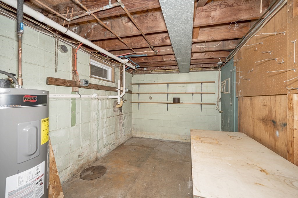 26 Ledge Road Chelmsford, MA 01863 - Photo 20 of 33 a view of a garage
