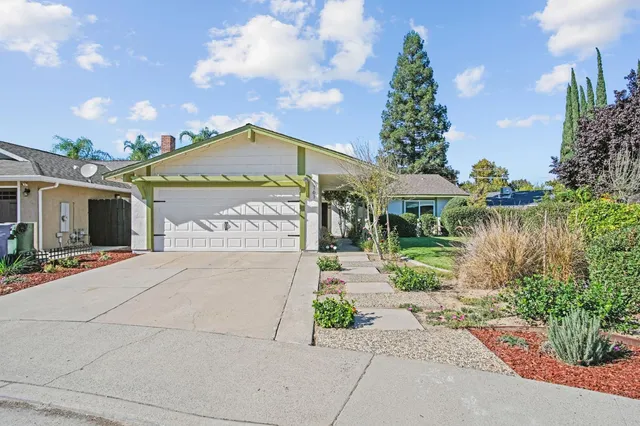 $560,000 | 3161 Bridgeport Court, Turlock, CA 95382