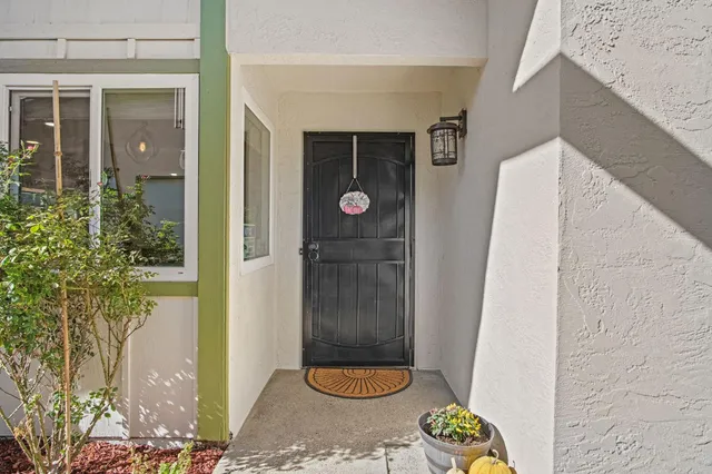 $560,000 | 3161 Bridgeport Court, Turlock, CA 95382