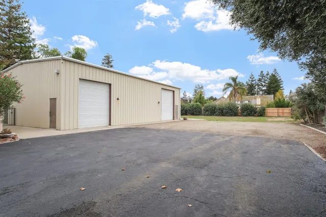 $1,395,000 | 2200 East Tuolumne Road, Turlock, CA 95382
