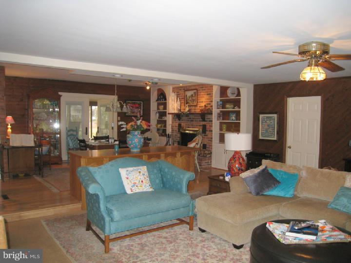 385 Troon Road Dover, DE 19904 - Photo 4 of 25 Family Room
