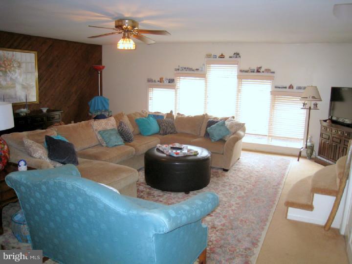 385 Troon Road Dover, DE 19904 - Photo 6 of 25 Family Room