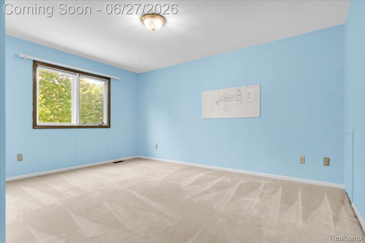 1781 Westridge Drive Rochester, MI 48306 - Photo 38 of 56 31-1781 Westridge Dr_30.jpg