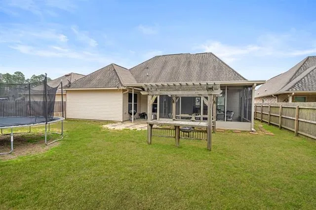 $324,900 | 2464 Dixie Drive, Covington, LA 70435