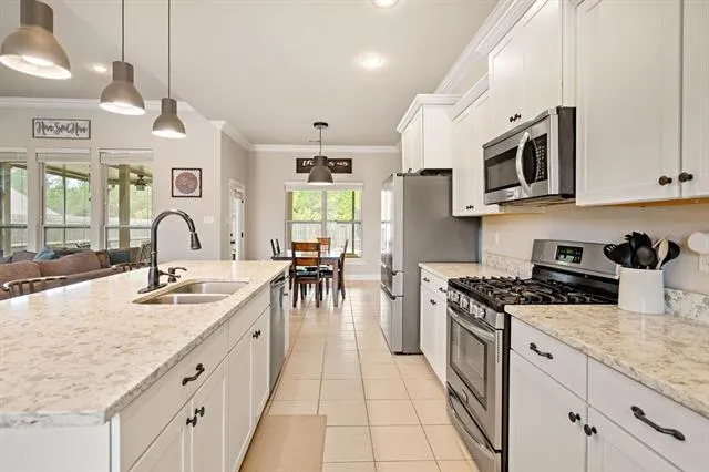 $324,900 | 2464 Dixie Drive, Covington, LA 70435