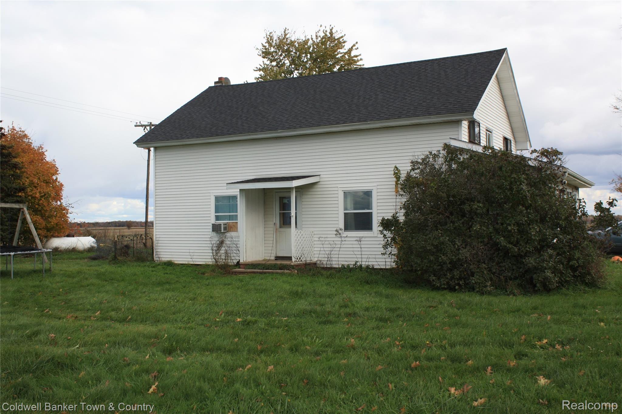4907 East Howell Road Webberville, MI 48892 - Photo 6 of 29 IMG_0929.JPG