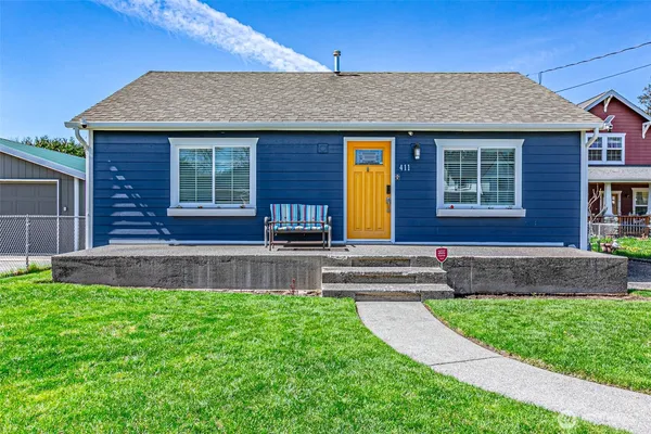 $460,000 | 411 Corrin Avenue Southeast, Orting, WA 98360