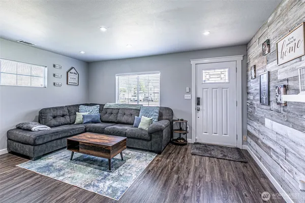 $460,000 | 411 Corrin Avenue Southeast, Orting, WA 98360