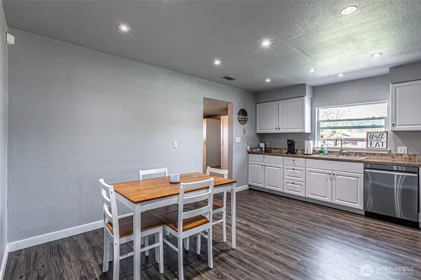 $460,000 | 411 Corrin Avenue Southeast, Orting, WA 98360