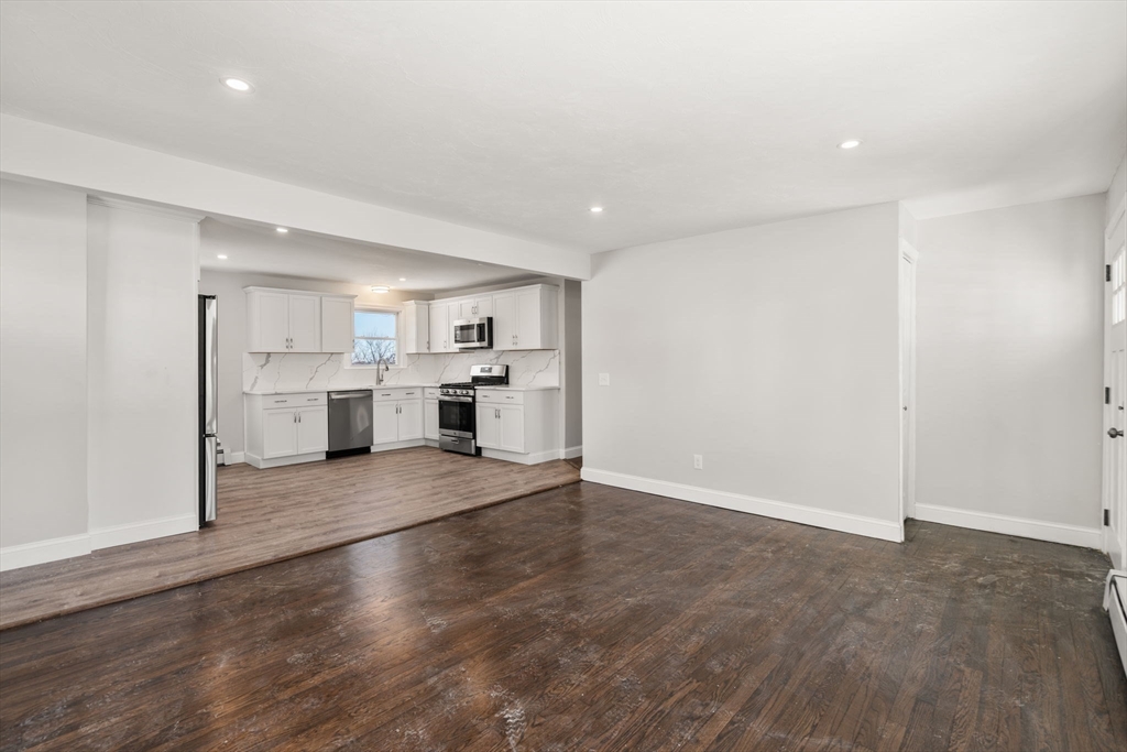 58 Wedgewood Road Worcester, MA 01602 - Photo 7 of 33