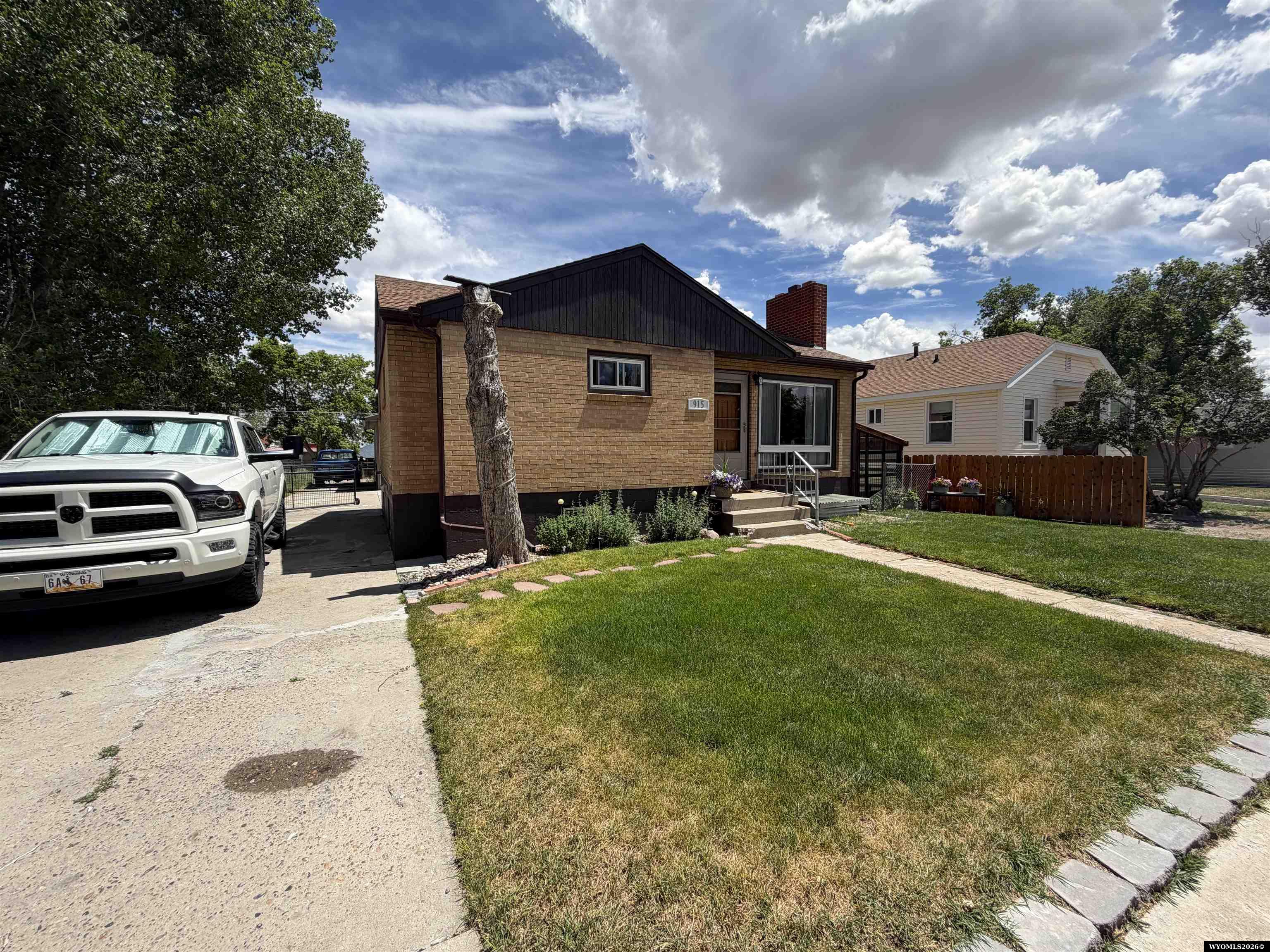915 8th Street Rawlins, WY 82301 - Photo 5 of 38
