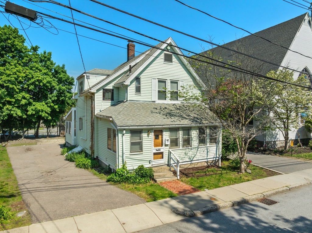 25 Curve Street Newton, MA 02465 - Photo 2 of 40