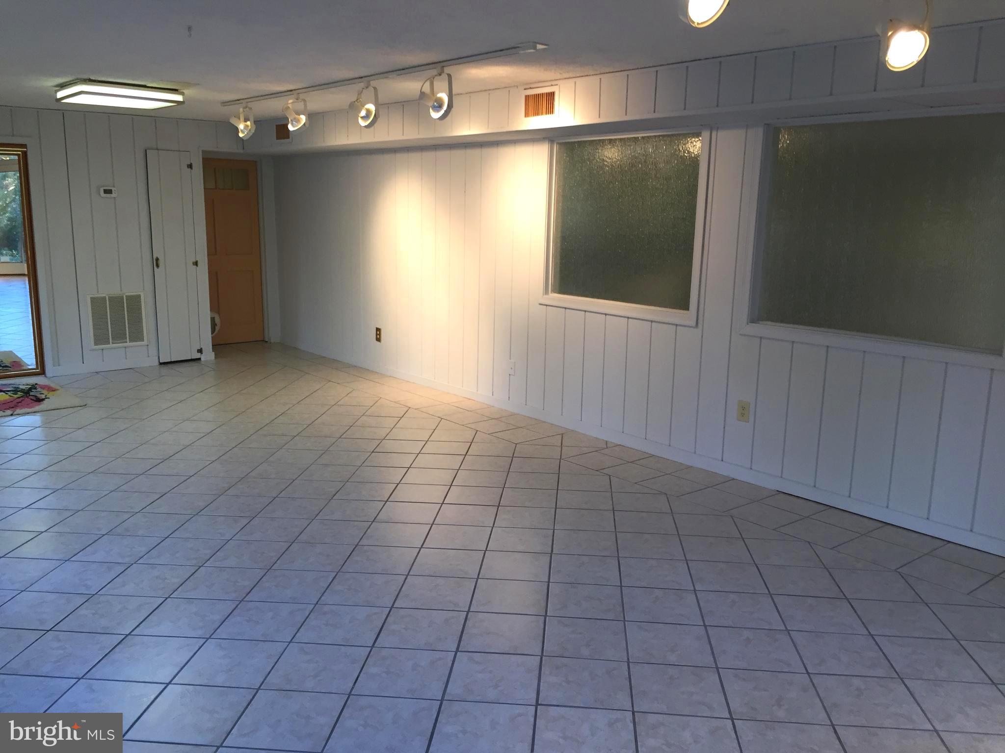 10411 3 Doctors Road Dunkirk, MD 20754 - Photo 14 of 40 Family Room - Main Level