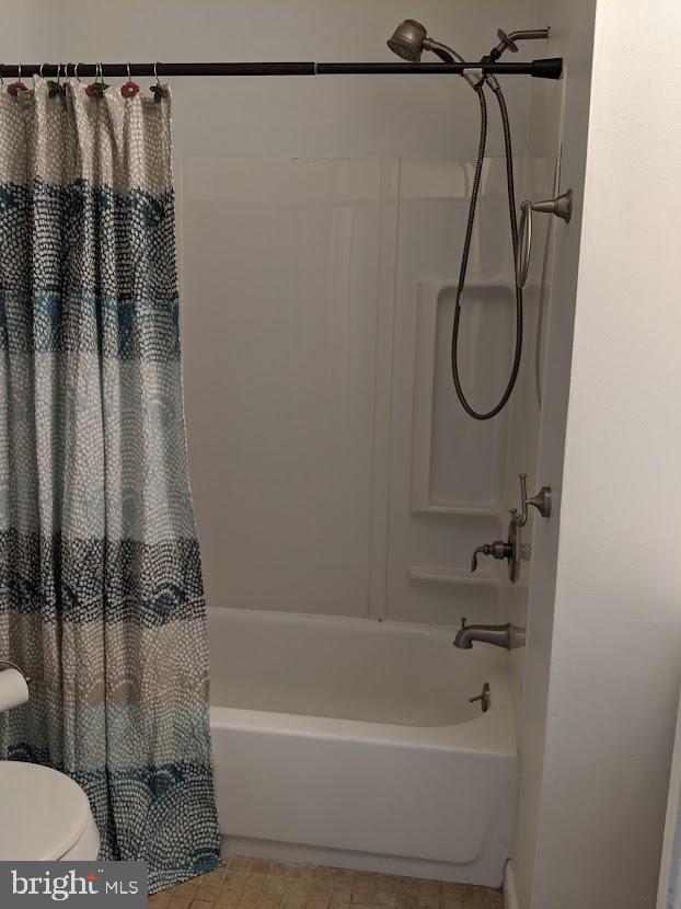 7033 Ridge Avenue Philadelphia, PA 19128 - Photo 5 of 5 2nd Floor Bathroom