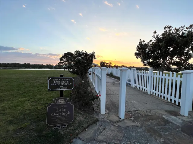 $3,950 | 70 Shell Port Square, The Woodlands, TX 77380