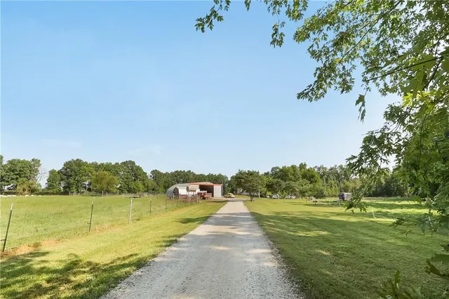 $790,000 | 28605 East 239th Street, Harrisonville, MO 64701