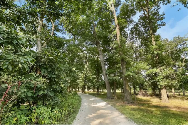 $790,000 | 28605 East 239th Street, Harrisonville, MO 64701