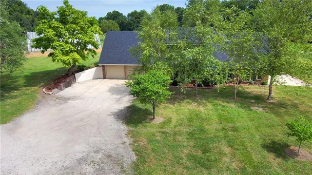 $790,000 | 28605 East 239th Street, Harrisonville, MO 64701