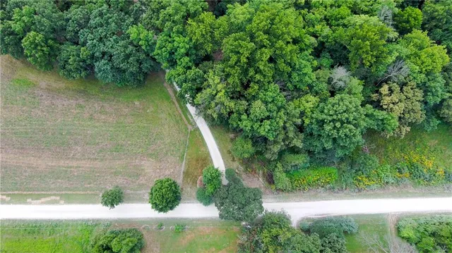 $790,000 | 28605 East 239th Street, Harrisonville, MO 64701